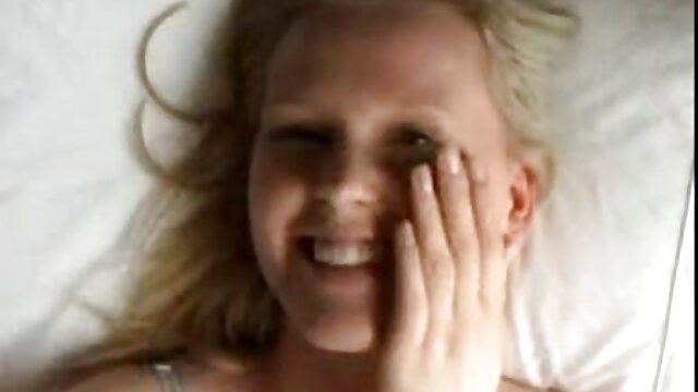 Якість HD :  Нафарбована еротика фото видео жінка поспішає засунути пальці всередину пишною Гаряче порно 